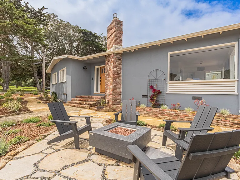 Great place to sit and meet the friendly neighbors!