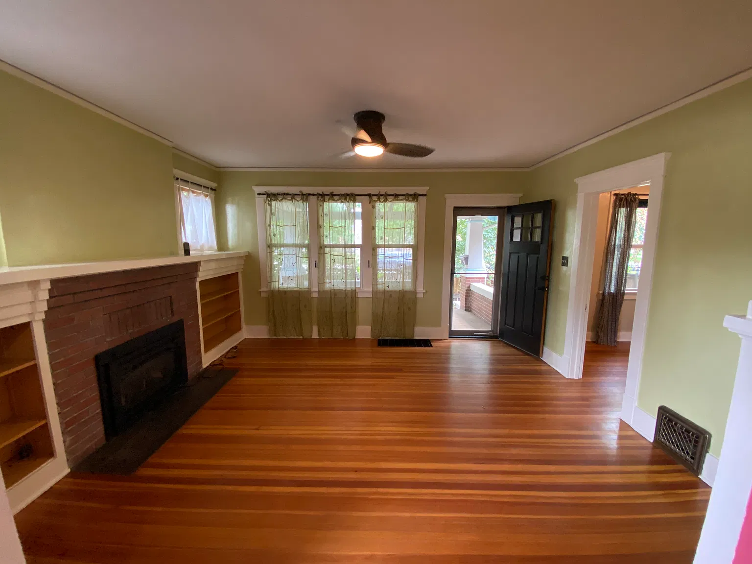 5 bed, 1456 sqft, $9,125 — Photo 4