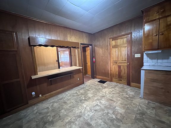 5th image of 217 Warrington Ave