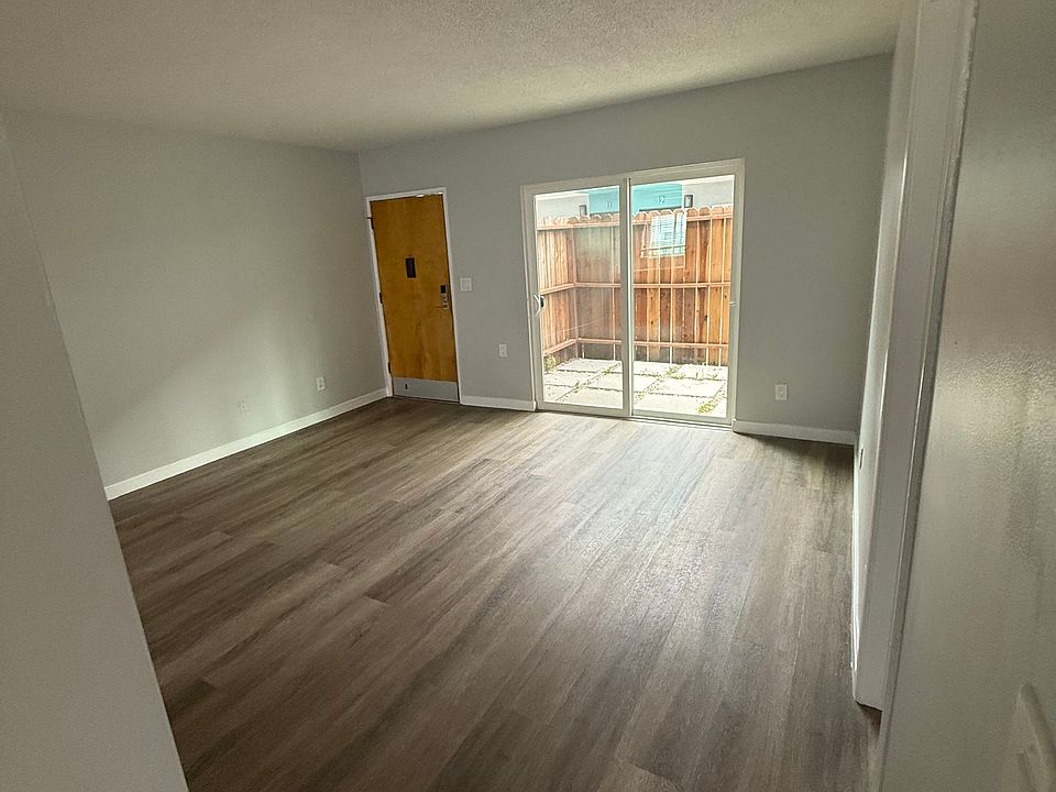 1st image of 2727 Abbot Kinney Blvd #2