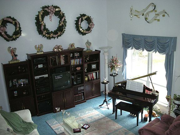 3rd image of 3615 Seville Dr