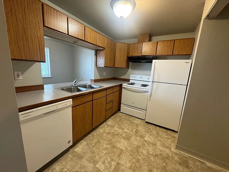 740 F St SW — Photo 10