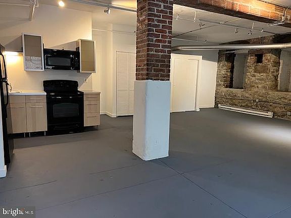 3rd image of 429 N 13th St APT 1B