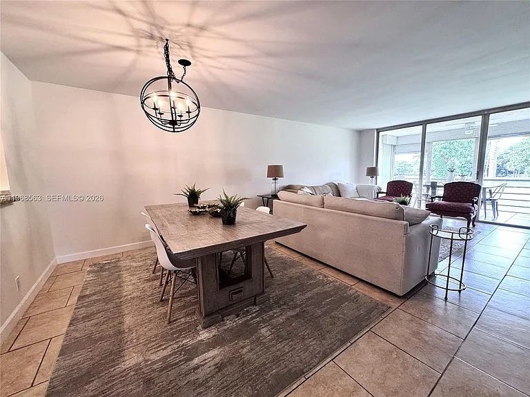 901 W Cypress Ln #201 — Photo 15
