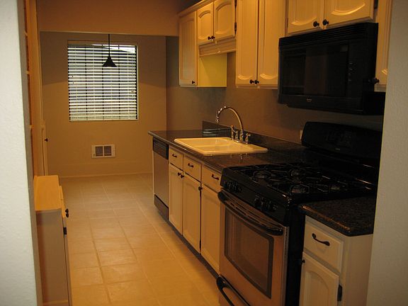 4th image of 7012 Pleasant St SW