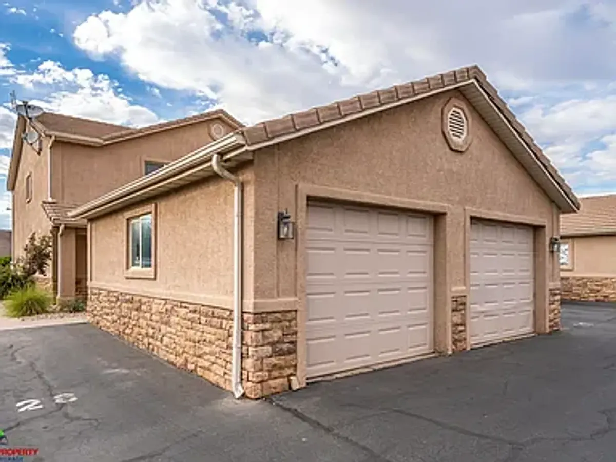 Building Photo - 316 S 2450 E #28