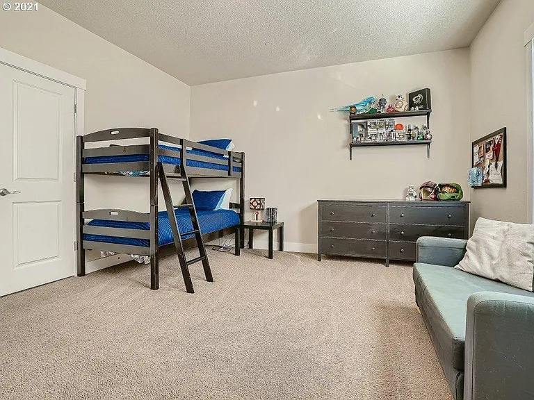 28142 SW Iceland Ave — Photo 16