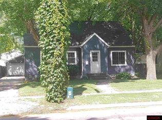 705 2nd St NW, Waseca, MN 56093