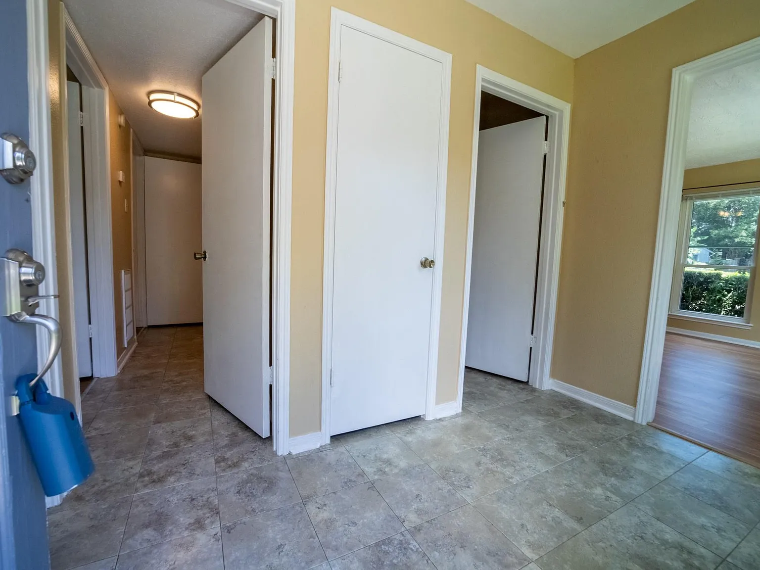 3 bed, 3.0 bath, 1624 sqft, $1,695 — Photo 3