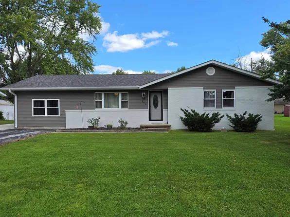 346 Woodland Dr, Salem, IL 62881