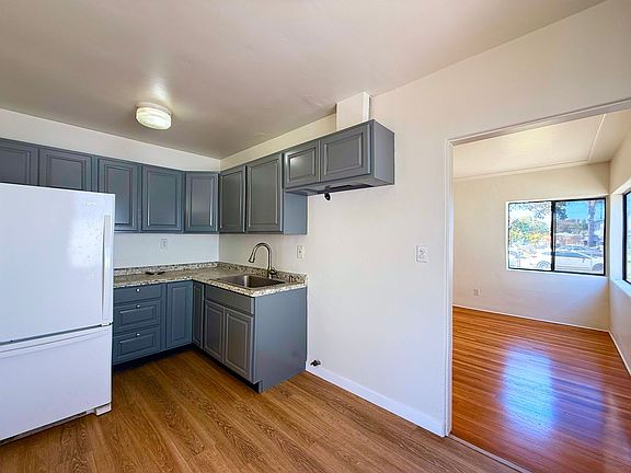 4th image of 4849 Saratoga Ave #0
