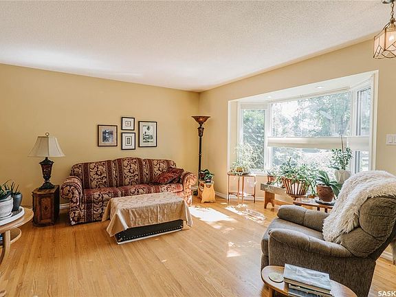 4th image of 2704 Preston AVENUE S
