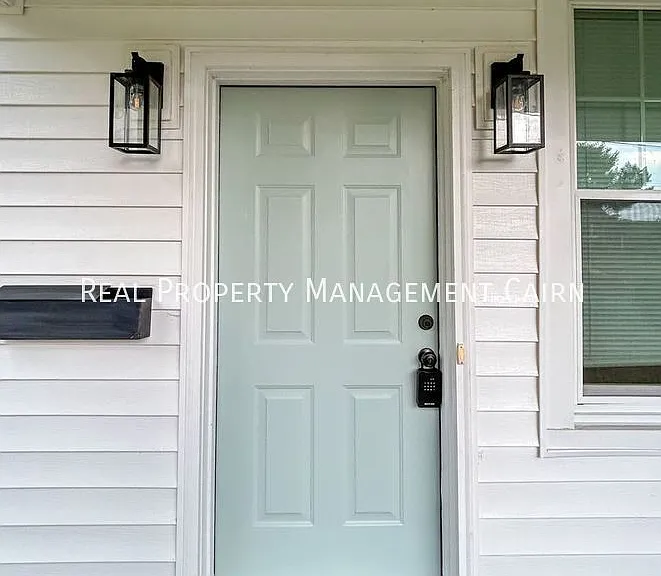 4701 Hilltop Dr — Photo 2