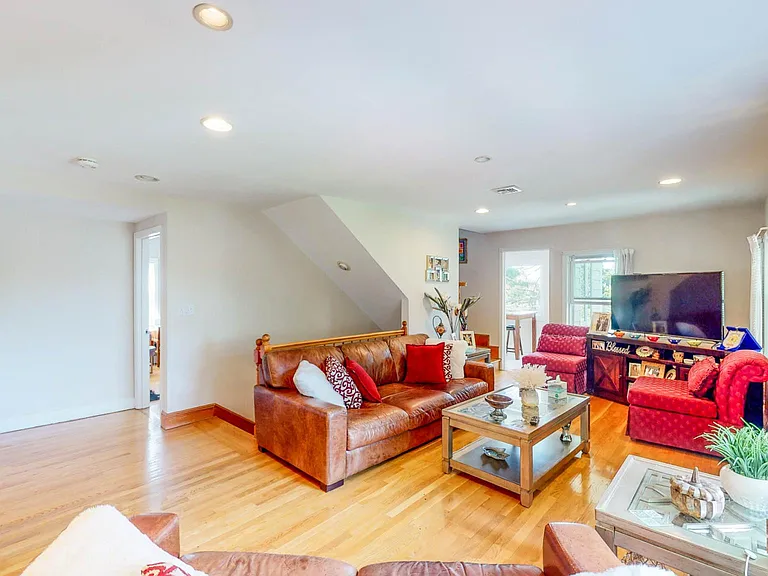 8 North St #2 — Photo 8