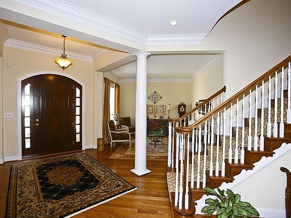 4th image of 2310 Chestnut Hill Ave