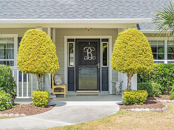 3rd image of 7085 Branch Ct