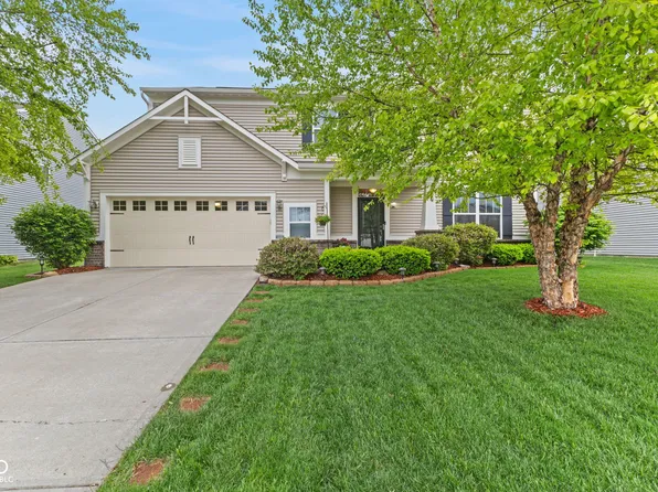 1233 Old Vines Trl, Greenwood, IN 46143