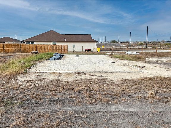 3rd image of 631 County Road 5715