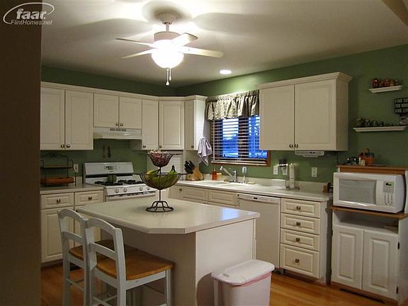 3rd image of 144 Northview Dr