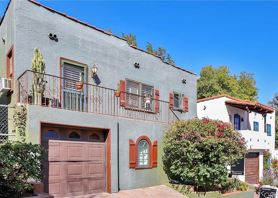 1st image of 865 Crestwood Ter