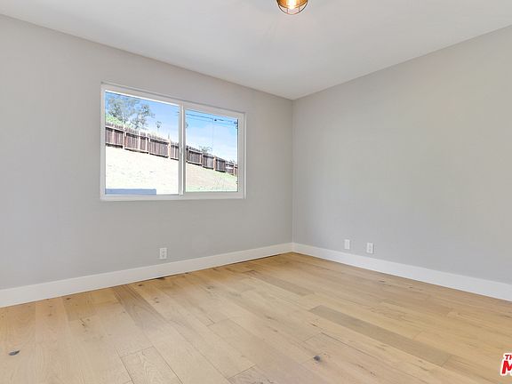 5th image of 3240 Castalia Ave #3