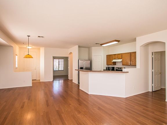 3rd image of 2609 E Waterview Ct