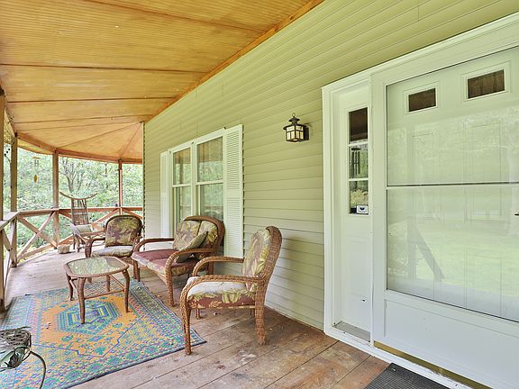2nd image of 20 Gladys Ln