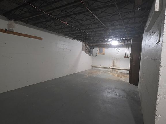 3rd image of 804 8th St N #804