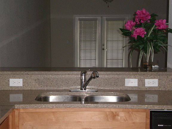 4th image of 2508 SW 35th Pl #S113