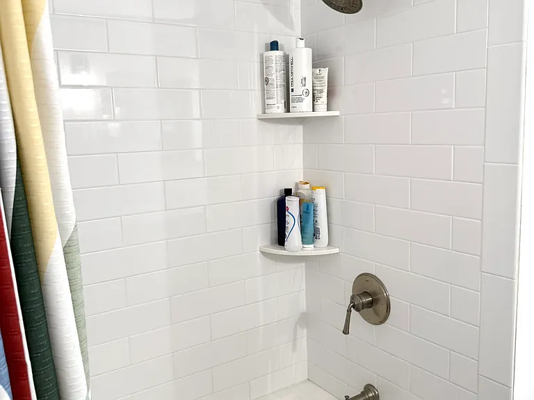 77 Lynn Shore Dr #1 — Photo 36