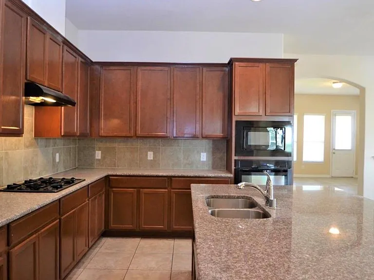 7219 Pearl Terrace Ln — Photo 33