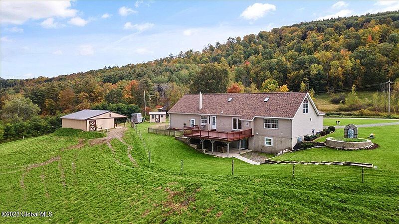 2nd image of 138 Storm Hill Road