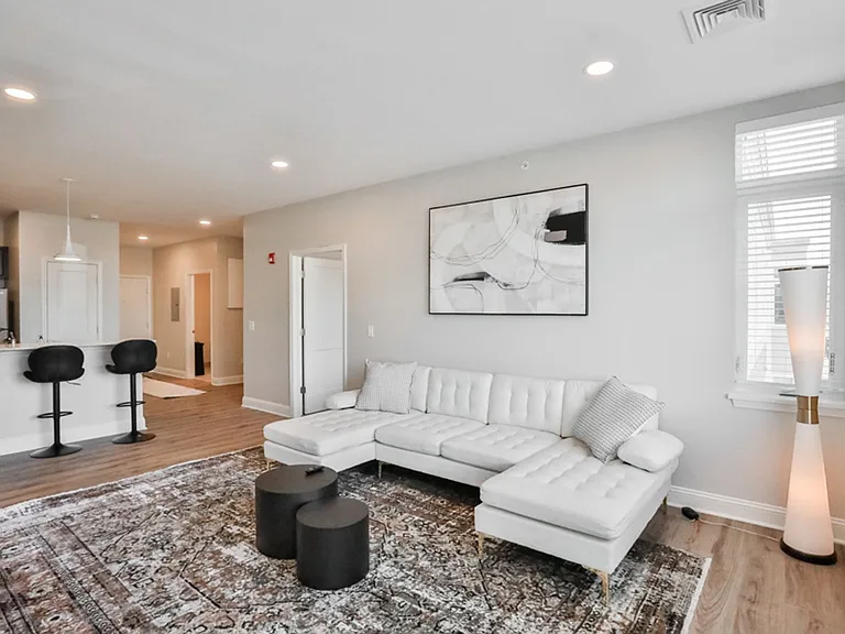 The Reserve on Hackett Apartments — Photo 24