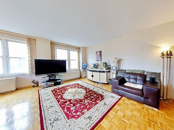3rd image of 40 Oceana Dr #2G