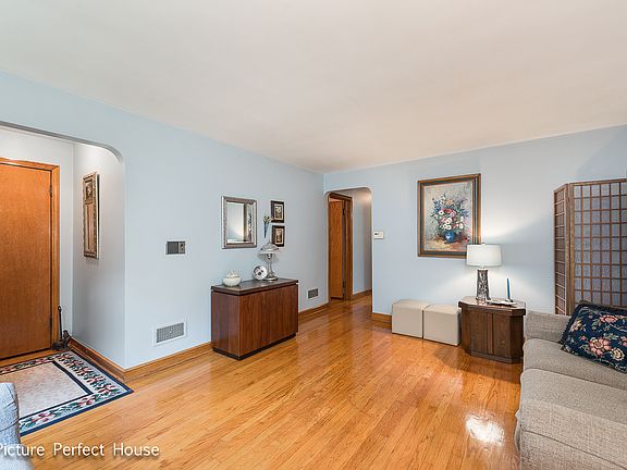 4th image of 9241 S Albany Ave