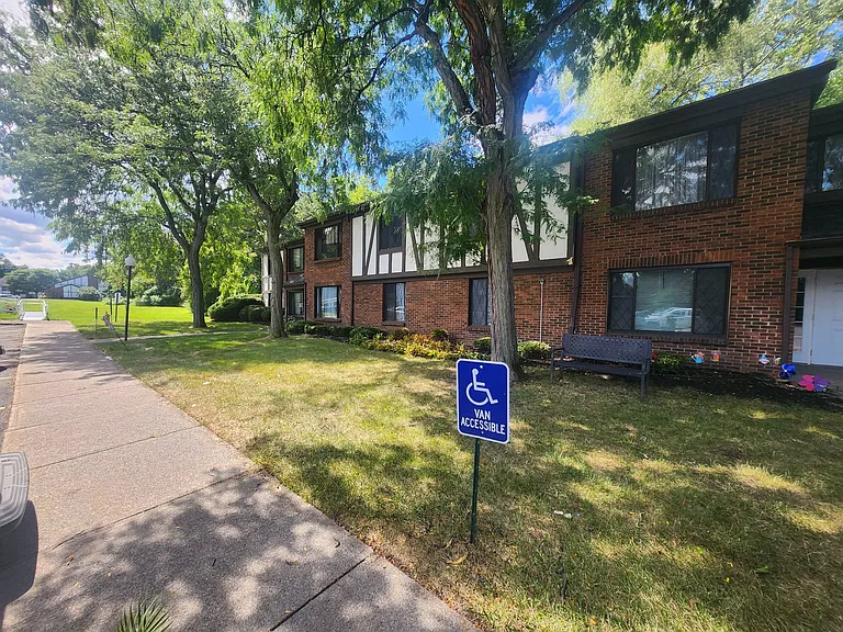 2519 Culver Road Apartments — Photo 4
