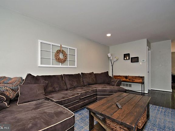 5th image of 608 Driftwood Ln