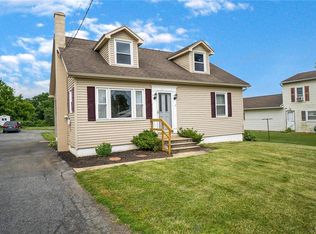 211 N Main St, Alburtis, PA 18011