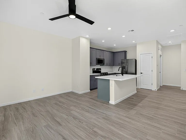 South Mountain Lofts — Photo 10
