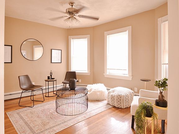 3rd image of 148 Ohio Ave #1