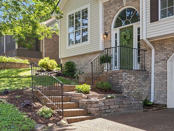2nd image of 1476 Birchwood Cir