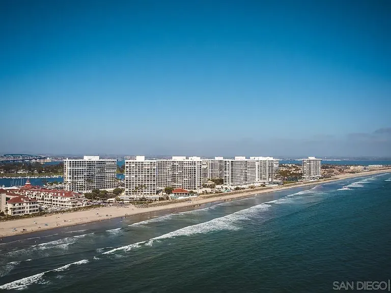 1820 Avenida Del Mundo #1605 — Photo 36