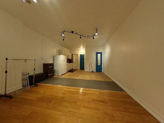 2nd image of 140 W 46th St APT 5F