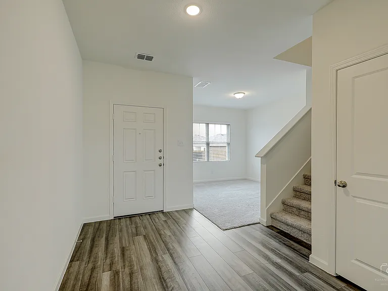 2713 Silver Leaf Ln — Photo 3