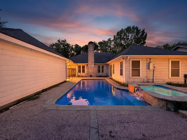 7914 Candle Ln — Photo 9