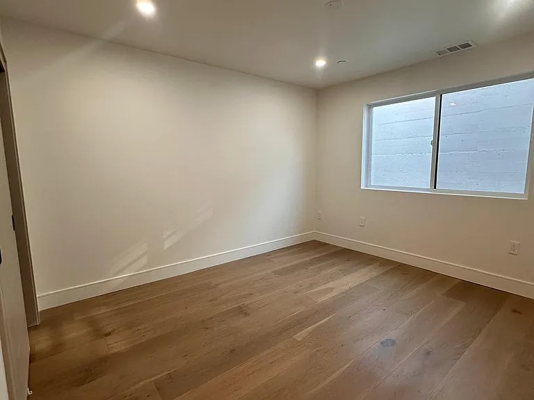 43535 Ellsworth St — Photo 10
