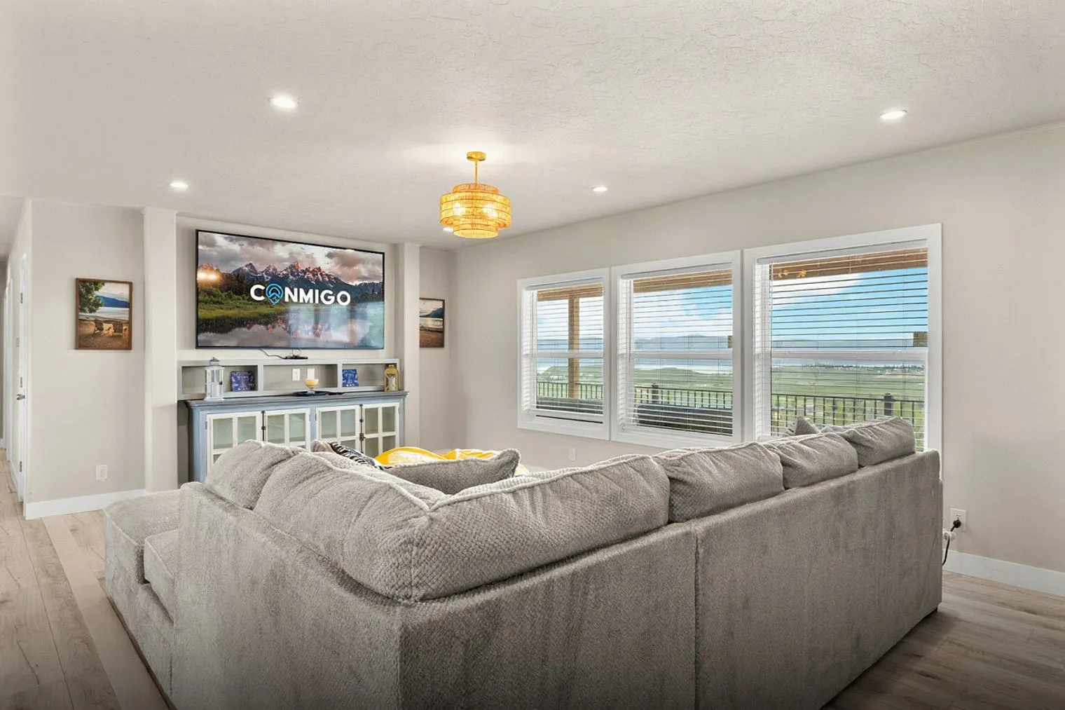 3 bed, 2.0 bath, 1776 sqft, $2,309 — Photo 3