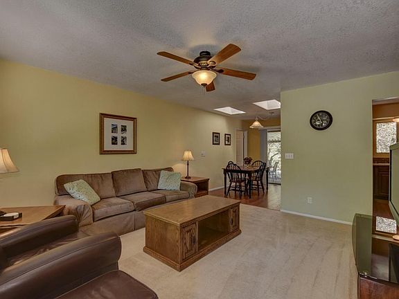 5th image of 320 Grace Ave