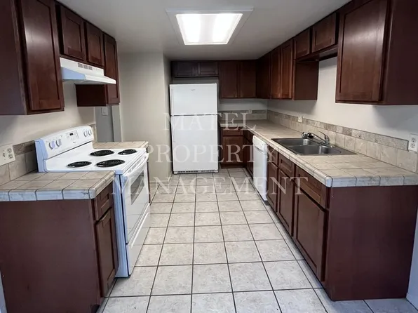 3701 Colonial Dr, Modesto, CA