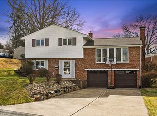 1334 Foxwood Dr, Monroeville, PA